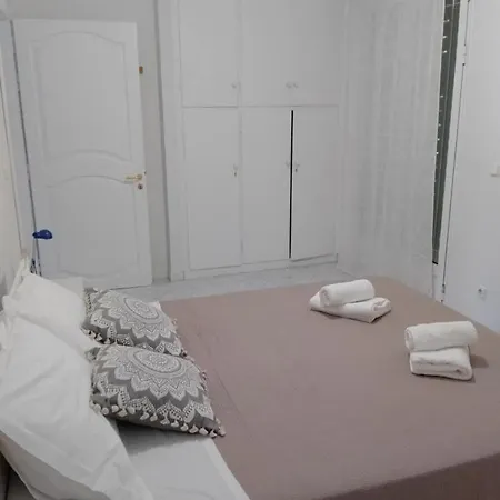 Aris House Apartment *